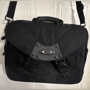 Oakley Tactical Messenger Laptop Bag